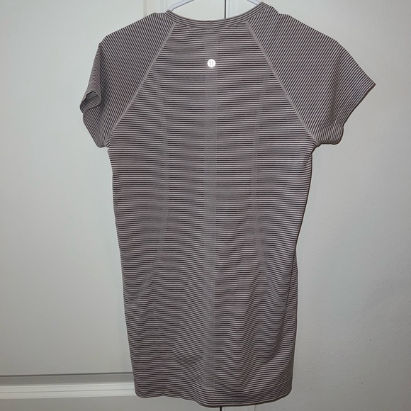 Lululemon Swiftly Tech Short Sleeve - Picture 2 of 3